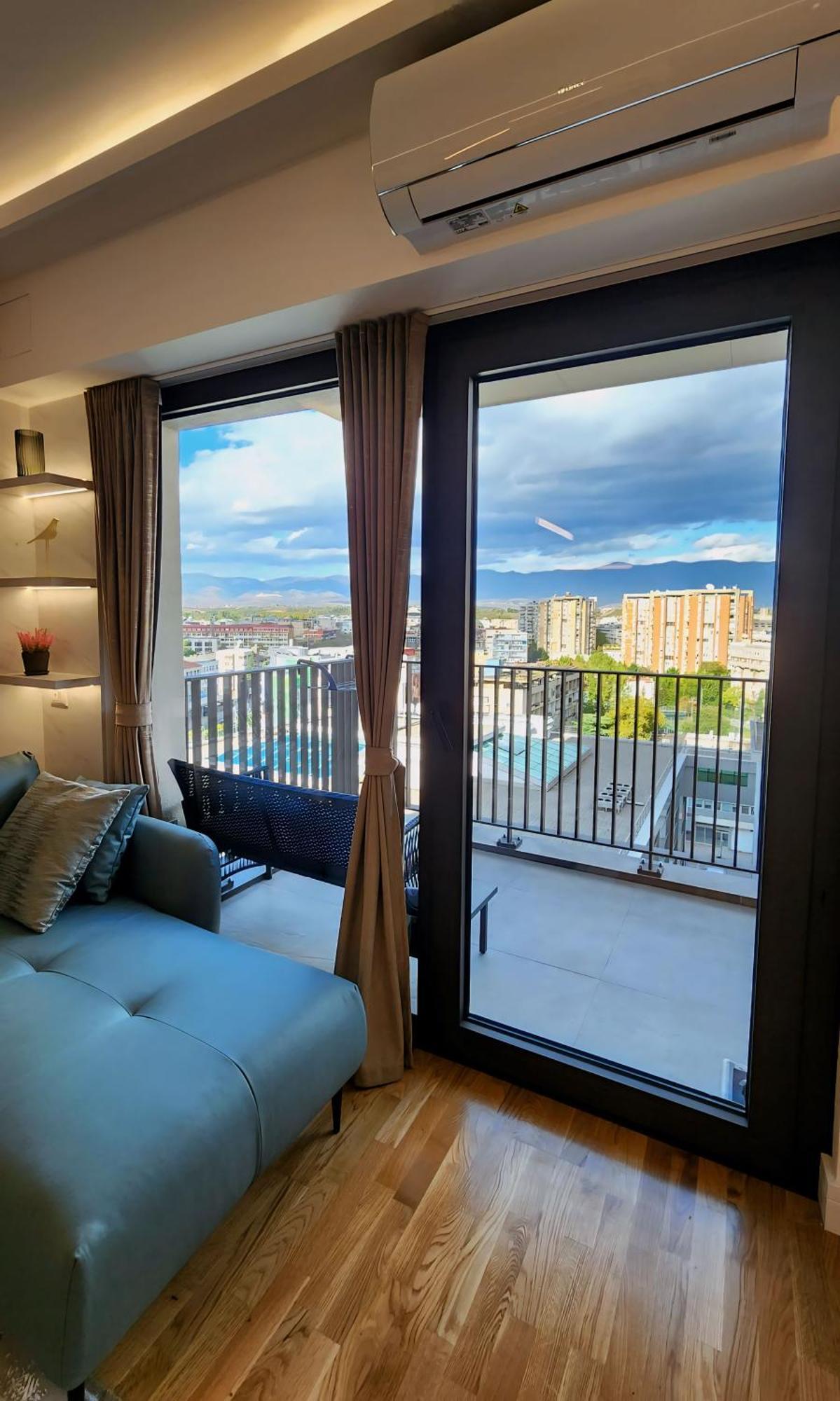 Diamond Residences 10Th Fl. Lux Apt. W/ City View Σκόπια Εξωτερικό φωτογραφία