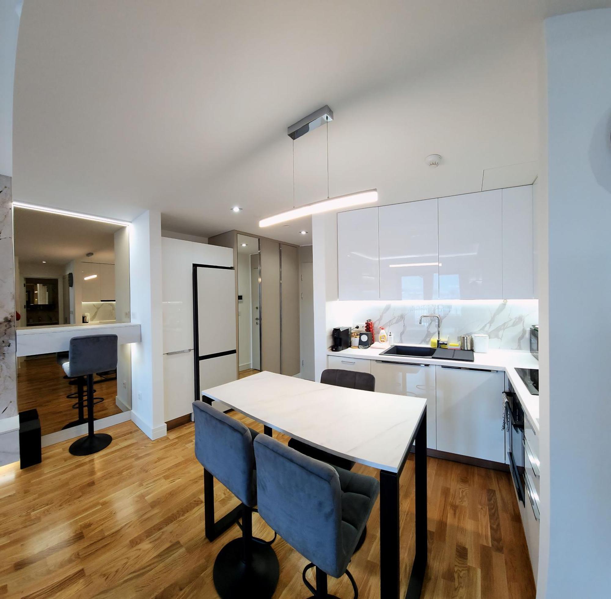 Diamond Residences 10Th Fl. Lux Apt. W/ City View Σκόπια Εξωτερικό φωτογραφία