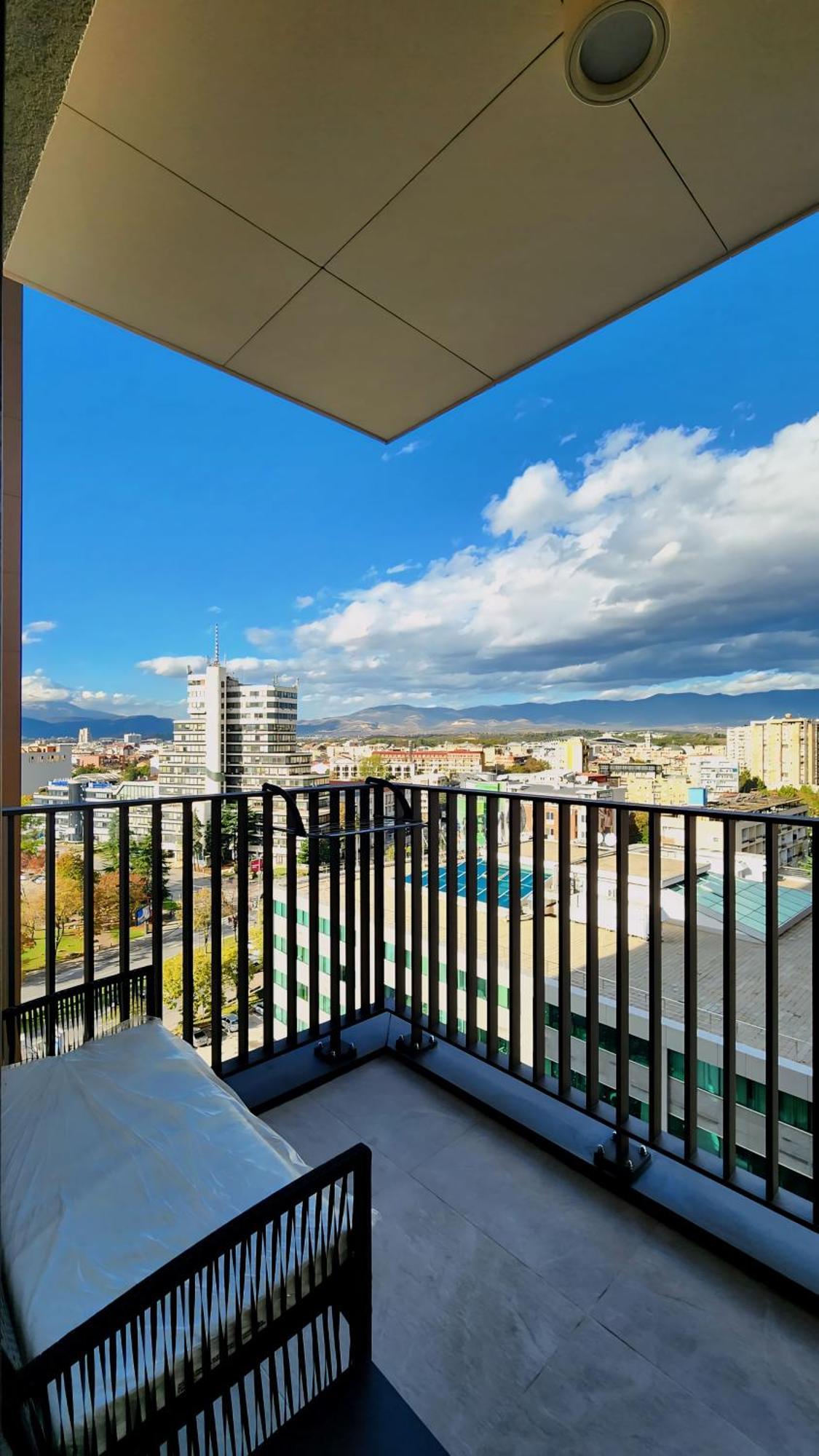 Diamond Residences 10Th Fl. Lux Apt. W/ City View Σκόπια Εξωτερικό φωτογραφία